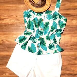 NWT J by J CREW Womans chino style  crisp white shorts size 4